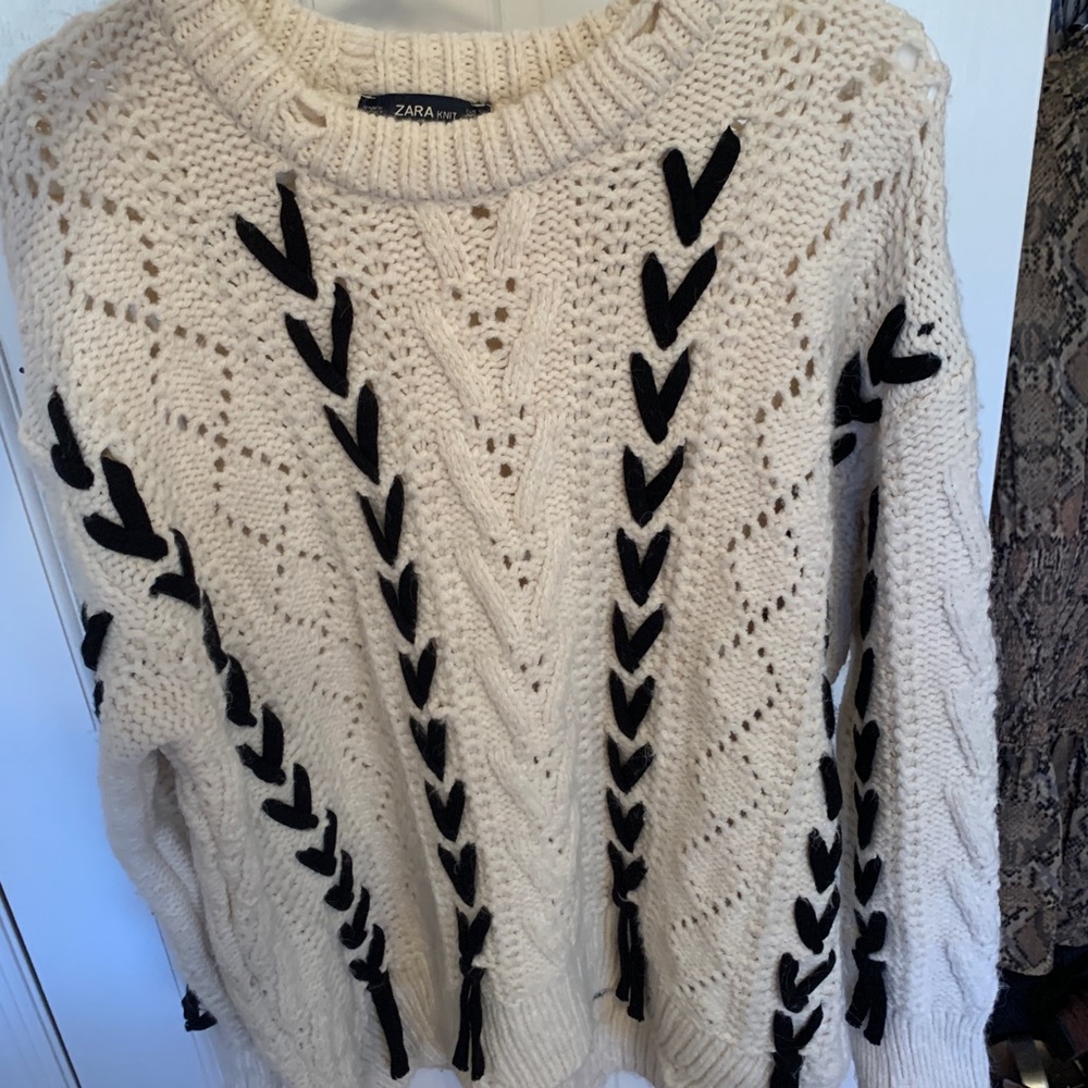 Never worn Zara cream knit sweater